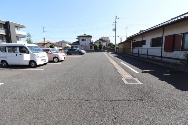 【水戸市赤塚のアパートの駐車場】