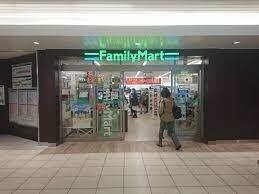 コンビニ　ファミリーマートエキアプレミエ和光店（コンビニ）まで293m