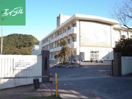 小学校　長与町立長与南小学校（小学校）まで1411m