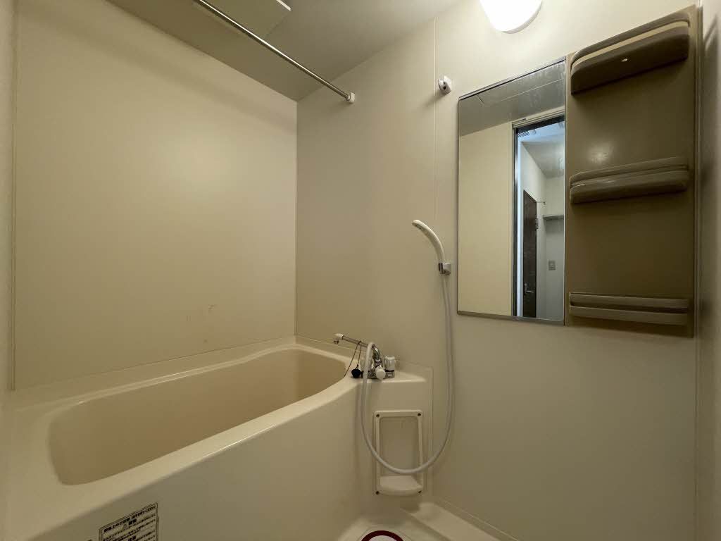 バス・シャワールーム　バスルーム