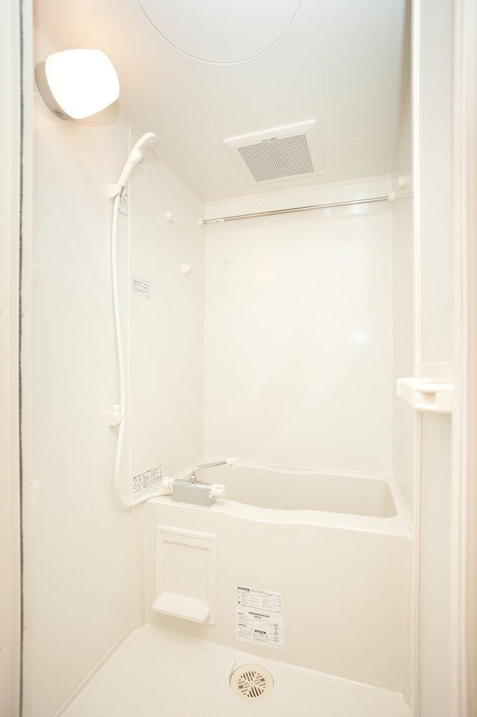 バス・シャワールーム　広々としたお風呂でリラックス♪