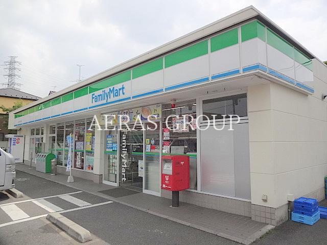 コンビニ　ファミリーマートさいたま辻八丁目店（コンビニ）まで186m