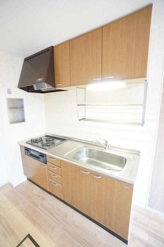 キッチン　※同物件・反転タイプの写真です。