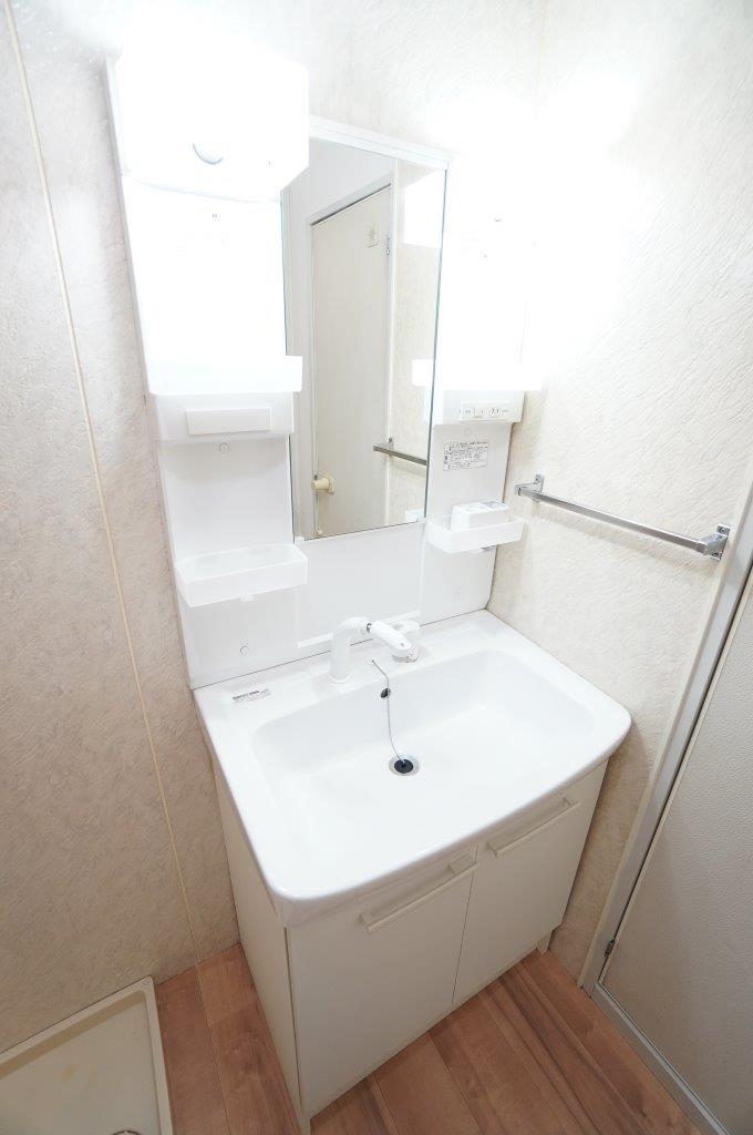 洗面設備　※同物件・反転タイプの写真です。