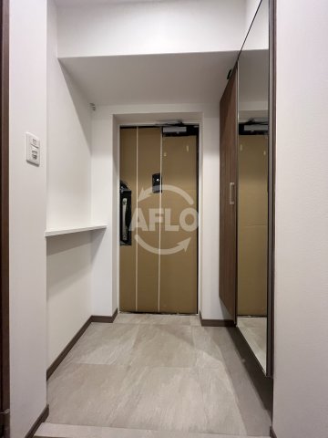 玄関　スプランディッド難波WESTIII　玄関