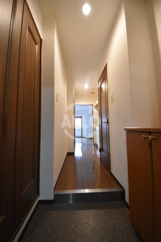 玄関　ロイヤルクイーンズパーク　玄関スペース