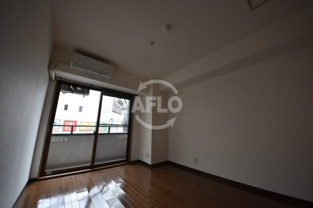 居室・リビング　ロイヤルクイーンズパーク　リビング