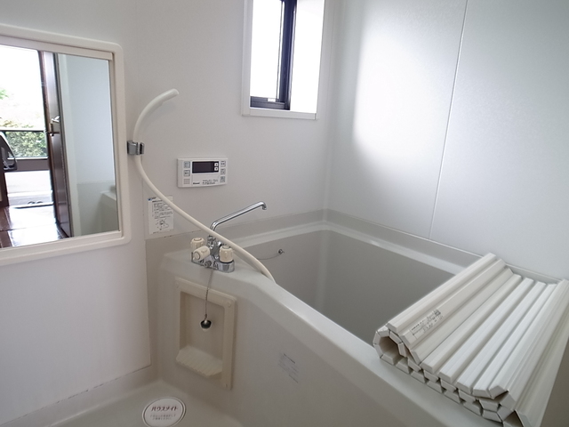 バス・シャワールーム　☆冷めても安心な追焚機能付バス☆