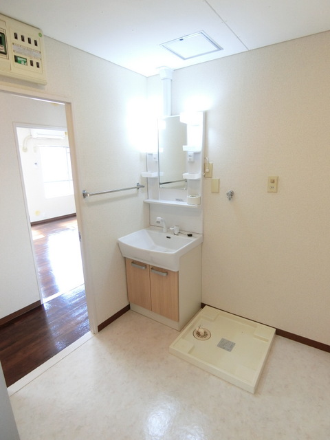 洗面設備　洗髪洗面化粧台で忙しい朝にも寝癖の付いた頭にも優しい☆お化粧