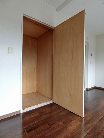 収納　リビングダイニングキッチンにある収納スペースです！奥行きのあ