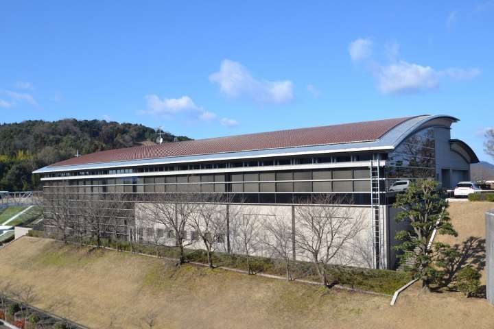 図書館　東広島市立中央図書館（図書館）まで268m