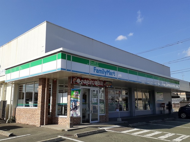 コンビニ　ファミリーマート下南部店（コンビニ）まで400m