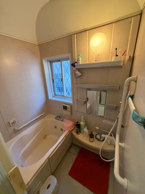 バス・シャワールーム　一日の疲れを癒す広い浴槽