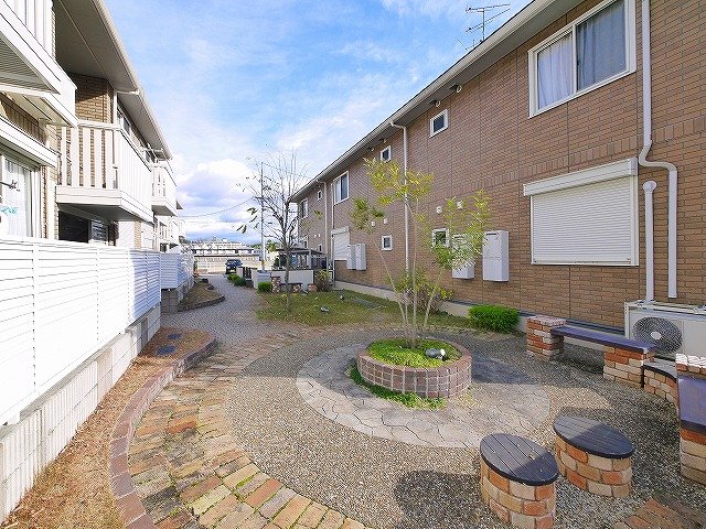 エントランス　ゆとりのあるエントランスです