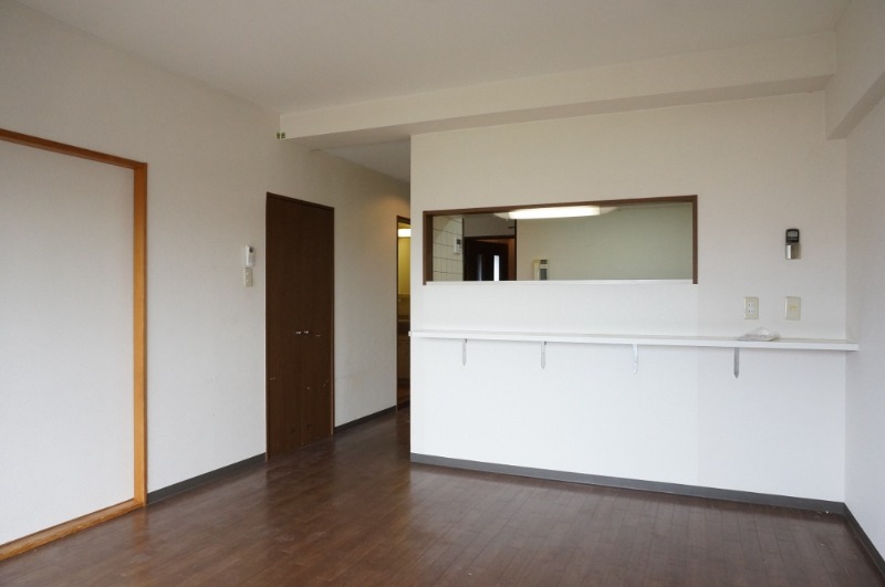 居室・リビング　図面と現状に相違がある場合には現状を優先