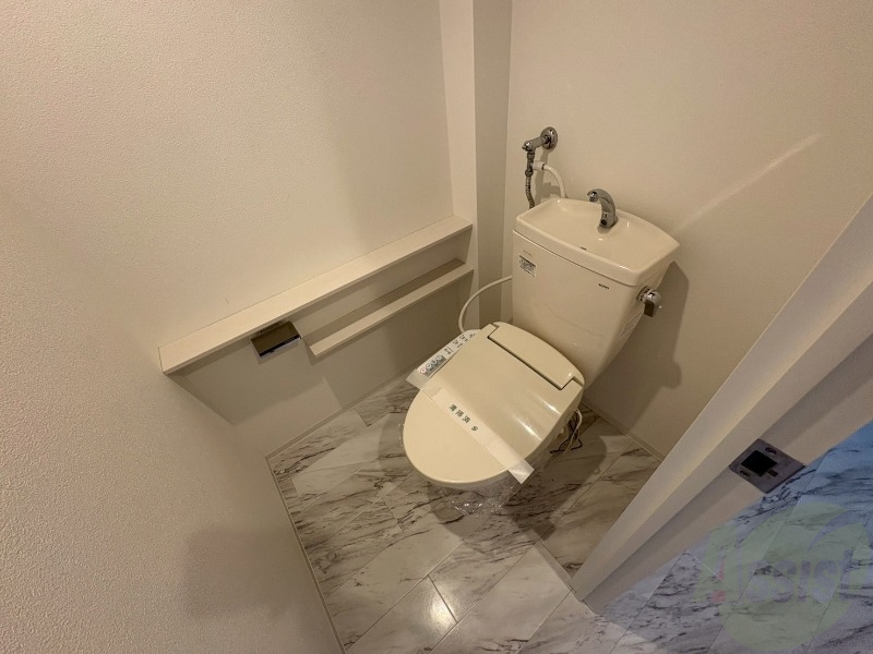 トイレ　シャワートイレになっているので快適です！