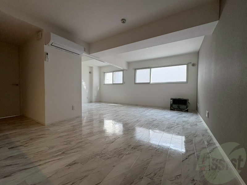 居室・リビング　広々としたリビングですね。使い勝手がよさそうですね！