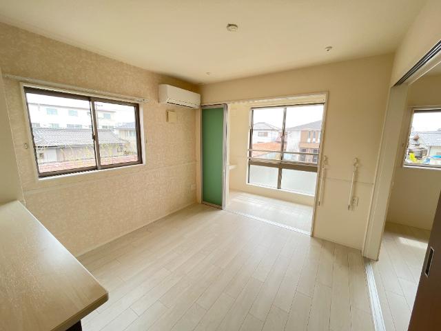 居室・リビング　リビング