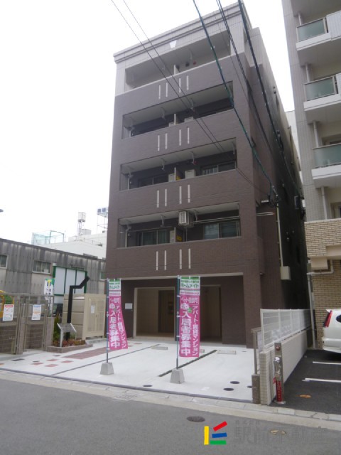建物外観　シックな色合いの外観
