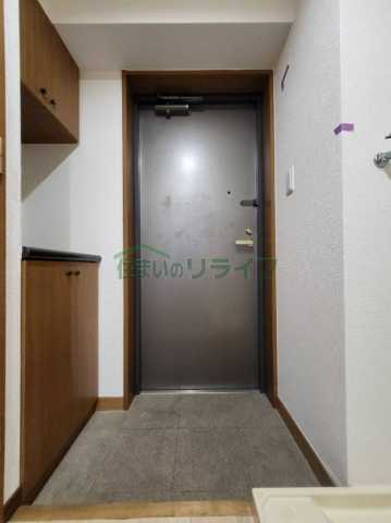 玄関　別部屋参考写真となります。