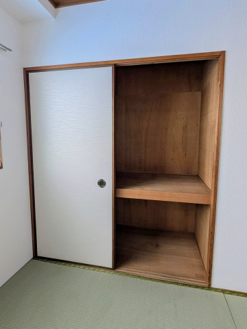 収納　押入