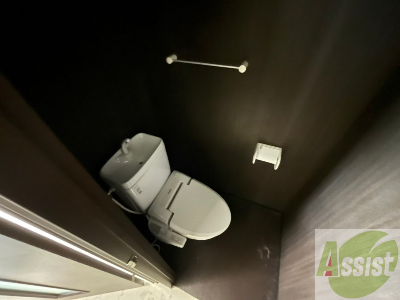 トイレ　こちらはトイレです。清潔感があり、安心して使用できます。