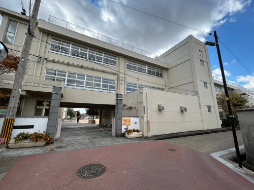 小学校　宝塚市立小浜小学校（小学校）まで623m