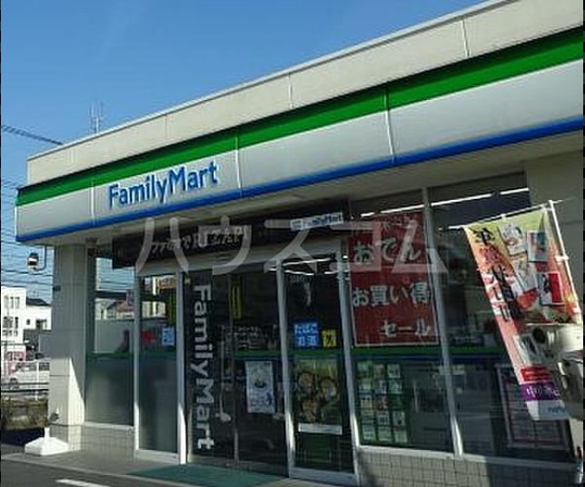 コンビニ　ファミリーマート 六木四丁目店（コンビニ）まで246m