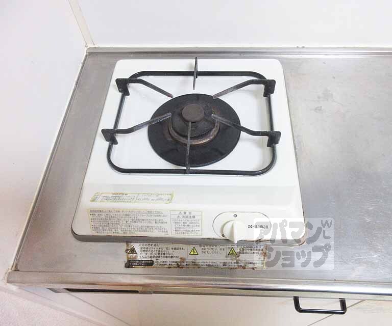 キッチン　ガスコンロ付きです。