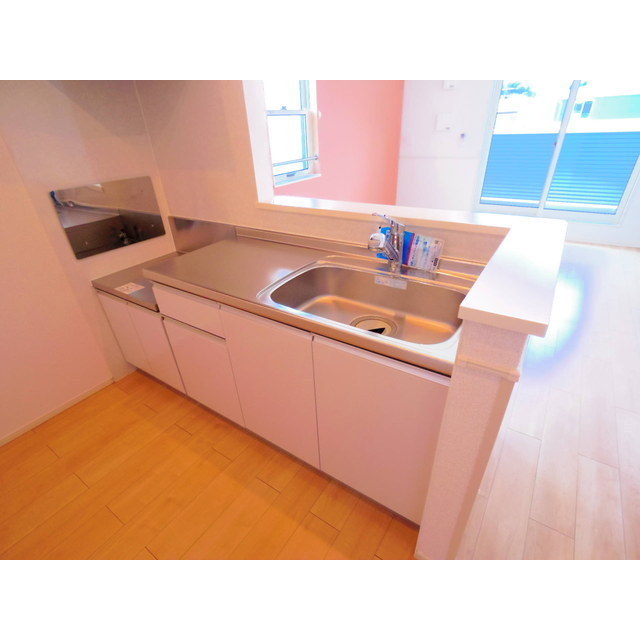キッチン　同型角部屋写真使用中