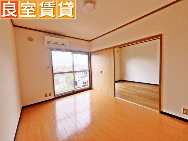居室・リビング　南　洋室6帖
