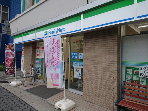 コンビニ　ファミリーマート 西宮甲子園口北町店（コンビニ）まで130m