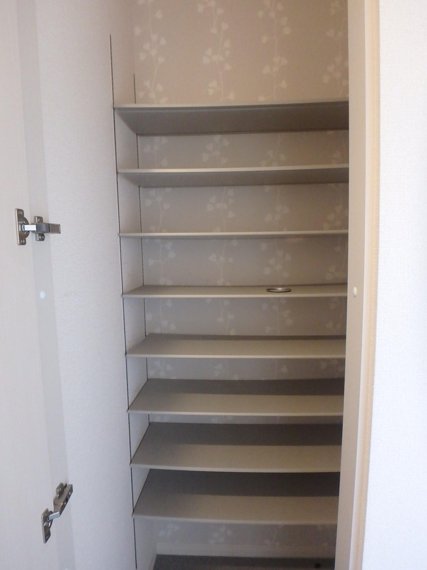 玄関　シューズボックス