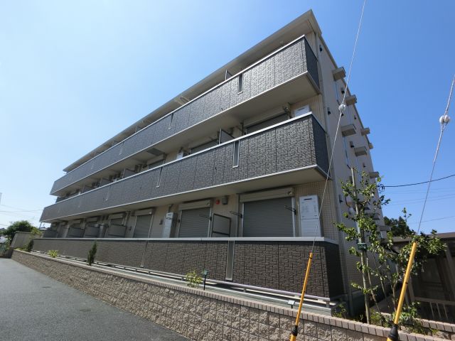ＪＲ成田線 成田駅 バス乗車時間：13分 最寄りバス停で下車 徒歩3分 築10年