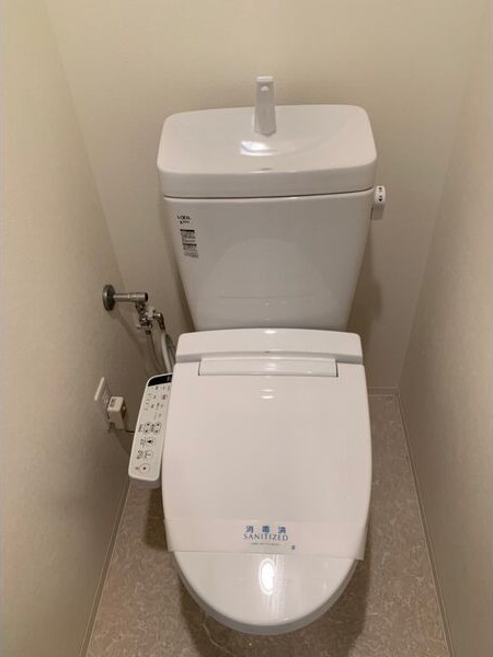 ＪＲ東海道本線 神戸駅 徒歩7分 15階建 築14年のトイレ写真
