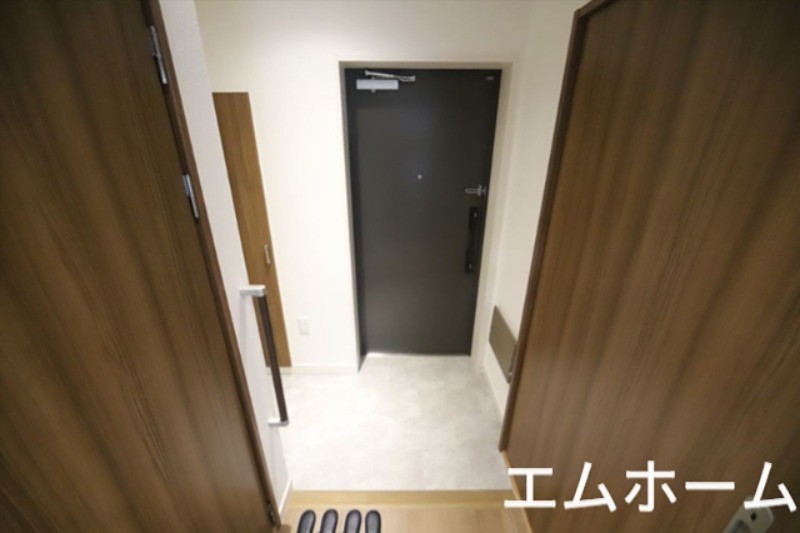 玄関　玄関　シューズボックス付