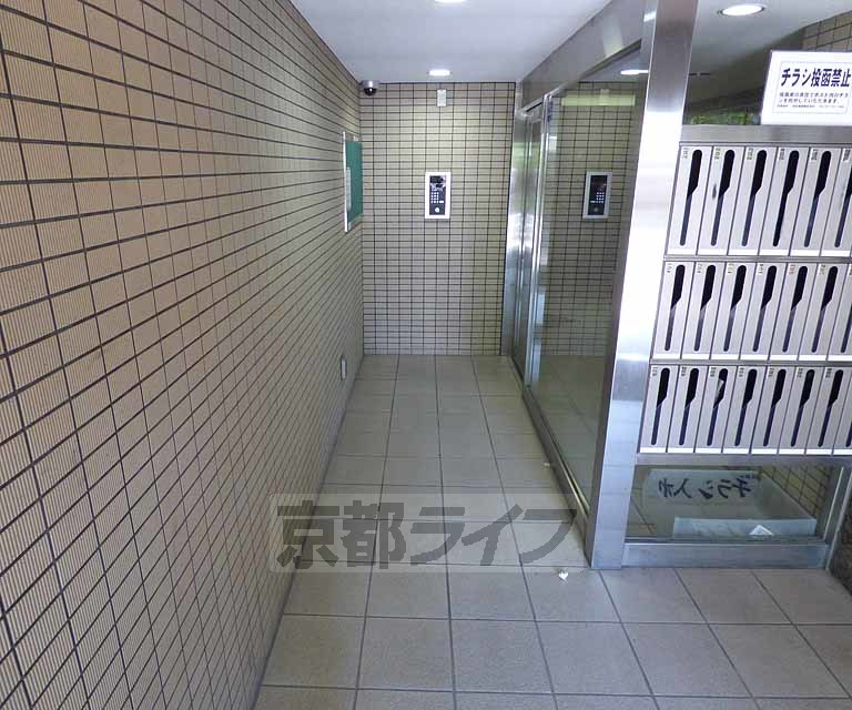 地下鉄烏丸線 四条駅 徒歩5分 7階建 築32年の外観写真
