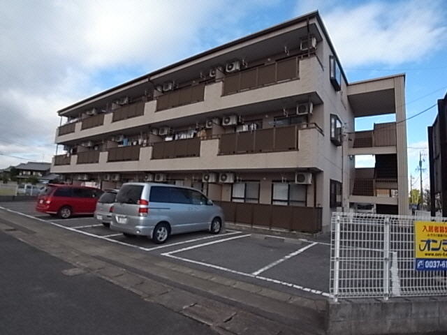 羽島市竹鼻町丸の内のマンションの建物外観