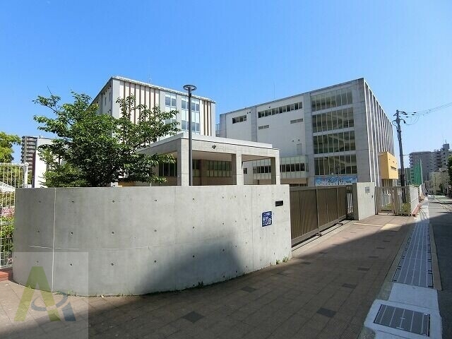 中学校　神戸市立湊翔楠中学校（中学校）まで1095m