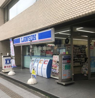 コンビニ　ローソン三田三丁目店（コンビニ）まで581m