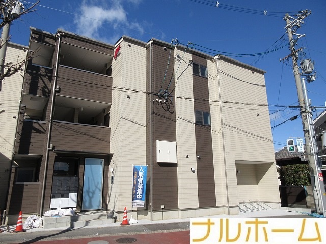 大阪市平野区長吉出戸のアパートの建物外観