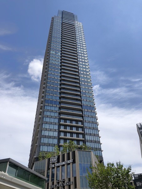 THE YOKOHAMA FRONT TOWERの建物外観