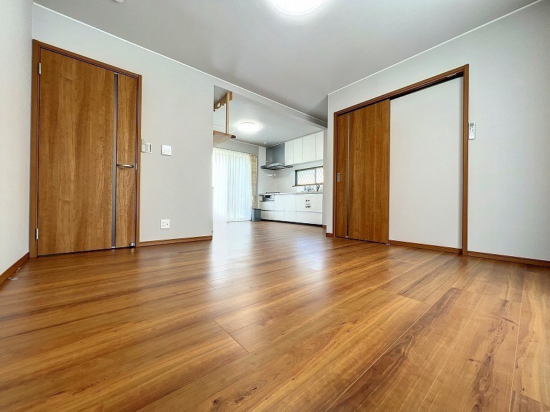 居室・リビング　15畳の広々としたリビング♪