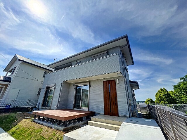 バルコニー　ウッドデッキ付き♪