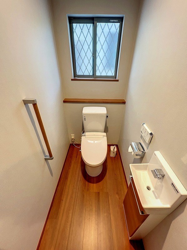 トイレ　温水洗浄便座付きのトイレ♪