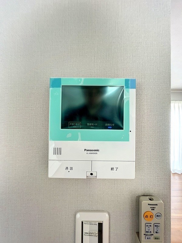 セキュリティ　モニター付きインターホン完備♪