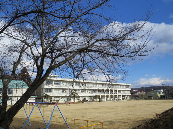 【大山ハイツ３号館の小学校】