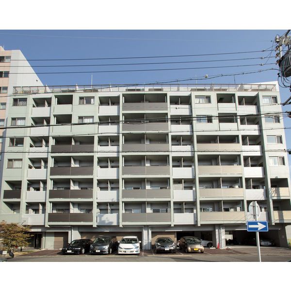 【エスト日比野の建物外観】