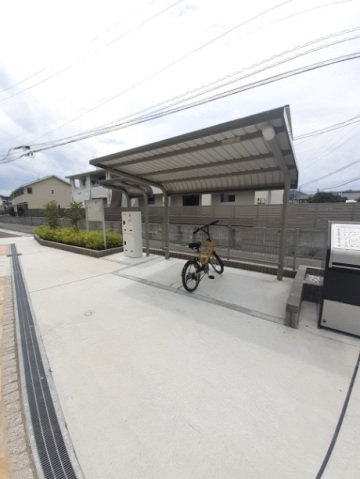 【広島市安佐南区東野のアパートの駐車場】