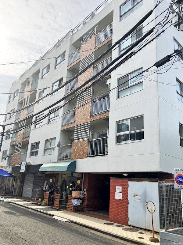 【清瀬市元町のマンションの建物外観】